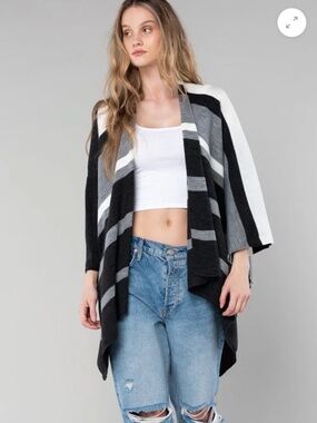 Lovestitch Briget Poncho